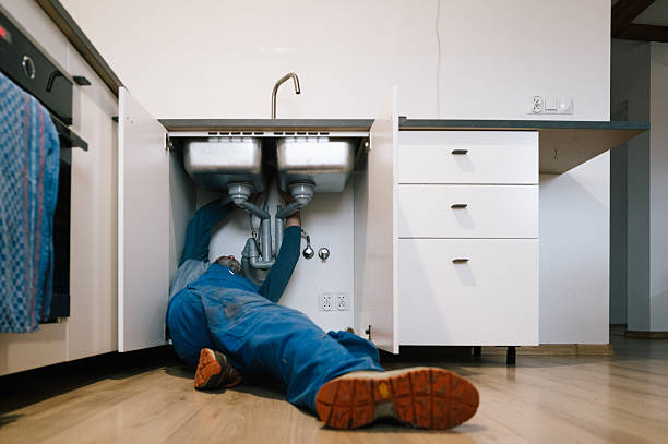 Professional Leak Detection technician working in Fishertown, PA